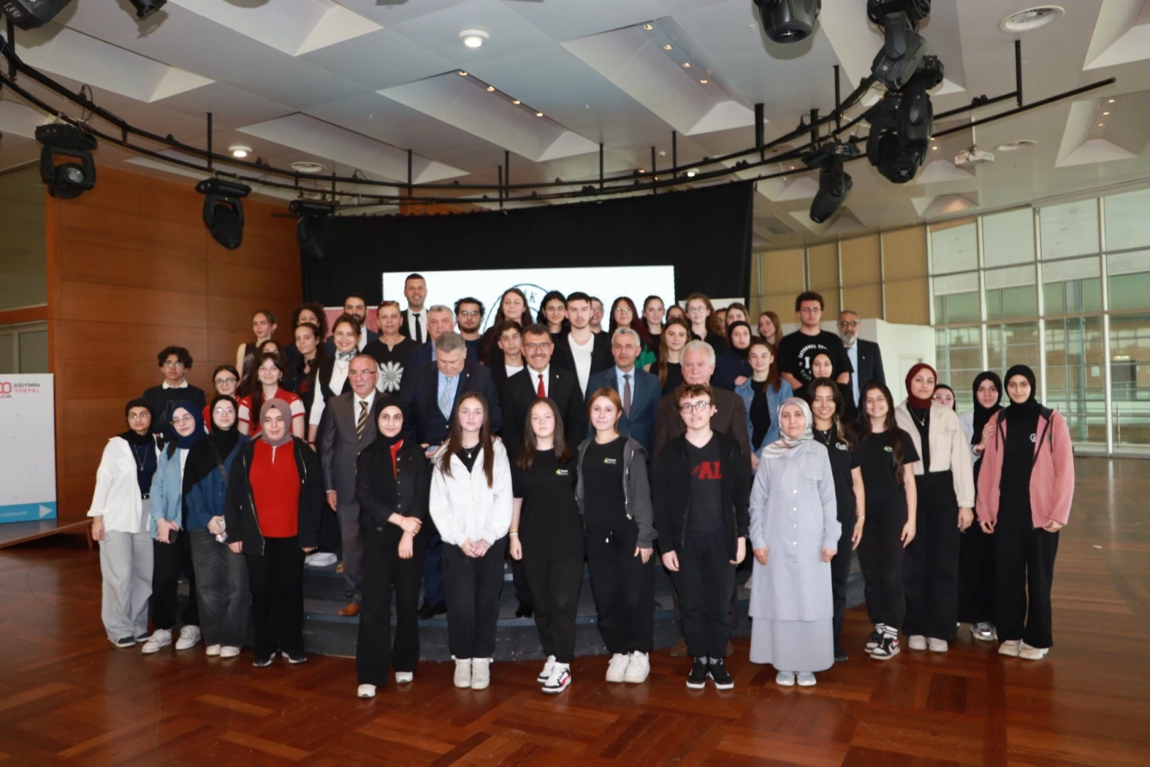 Bursa’da “Köklerden Geleceğe” Bilim ve Gençlik Buluşması