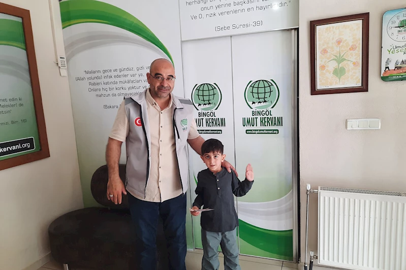 Minikler paralarını Gazze için bağışladı