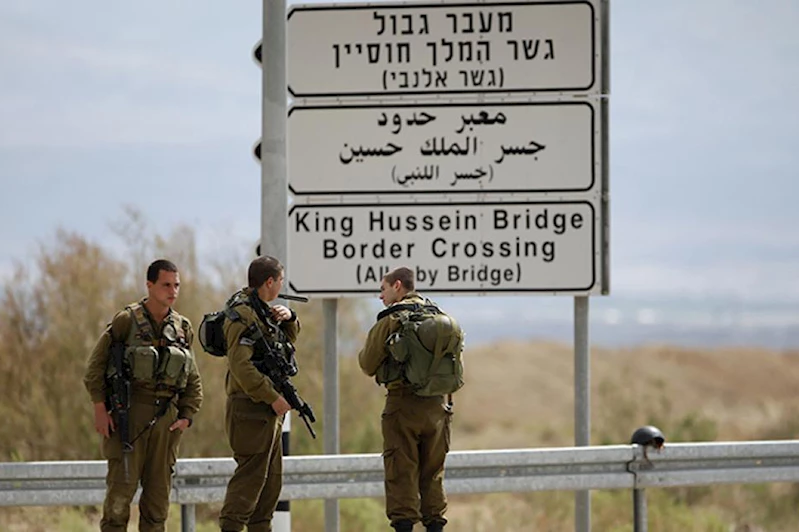 İşgalciler Ürdün sınırına yeni güvenlik duvarı inşa ediyor