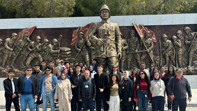 Kahta Anadolu Lisesi öğrencileri, Osmanlı’dan Cumhuriyet’e uzanan tarihi süreci deneyimledi 
