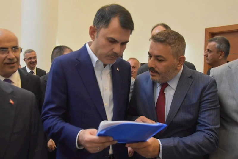 Başkan Sadıkoğlu, şehrin taleplerini BakanKurum’a sundu 