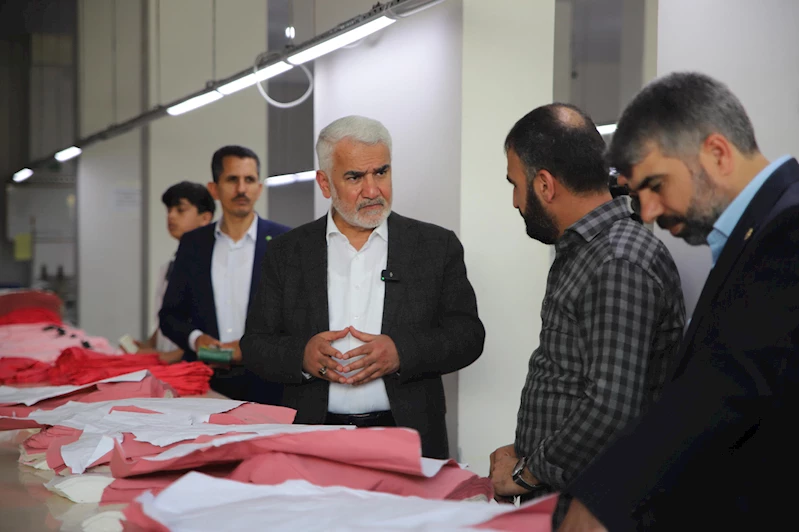 Yapıcıoğlu Tarsus’ta esnaf ve tekstil sektörü temsilcileriyle buluştu