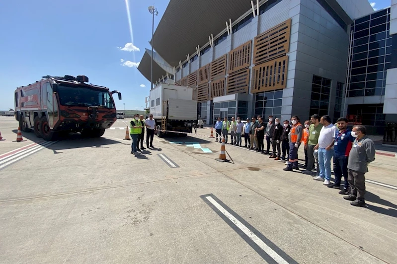 Batman Havalimanı’nda uygulamalı yakıt sızıntısı eğitimi gerçekleştirildi