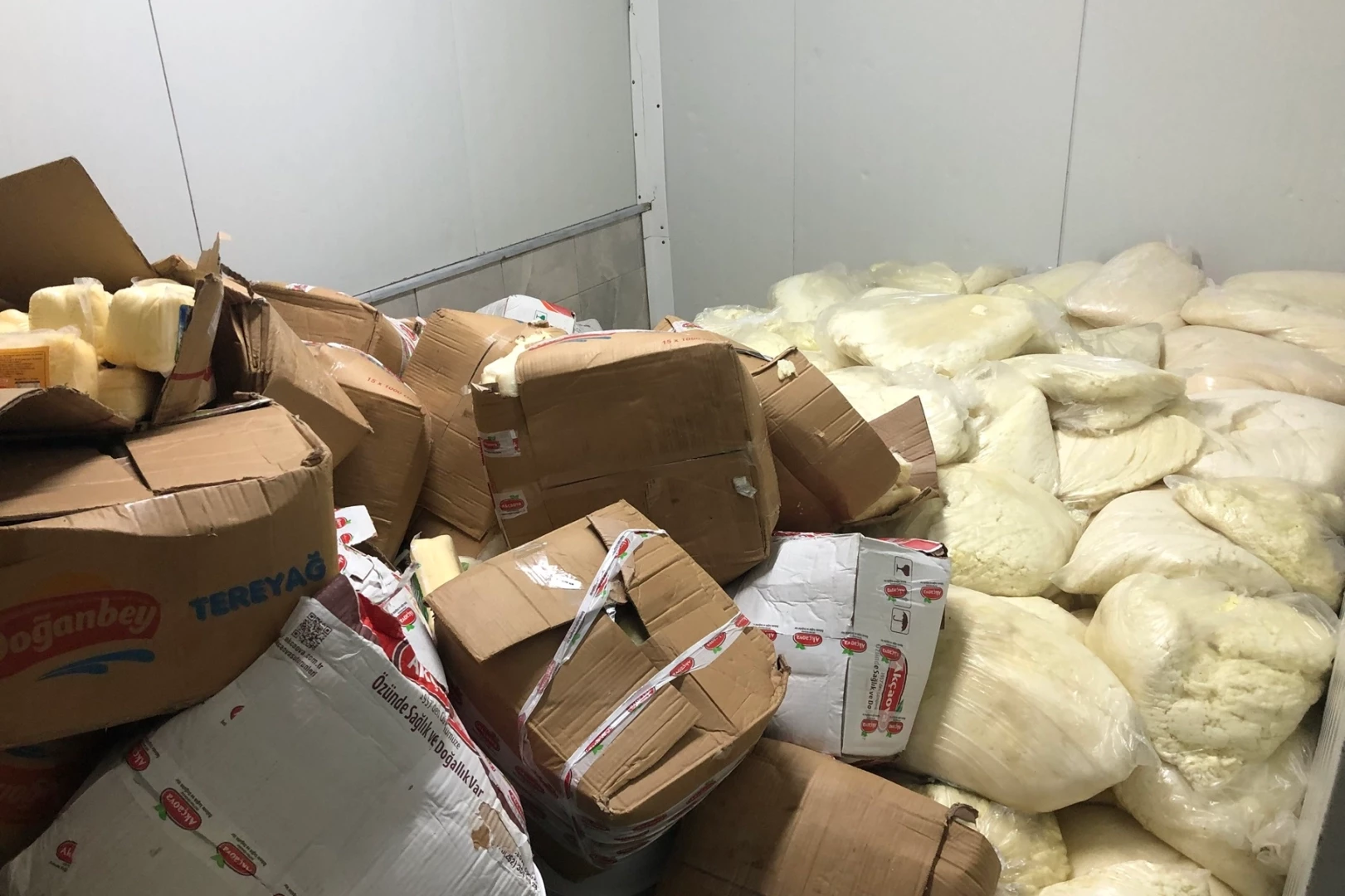 Sakarya’da kaçak süt ürünlerine geçit verilmedi! 5 ton kaçak ürüne el konuldu