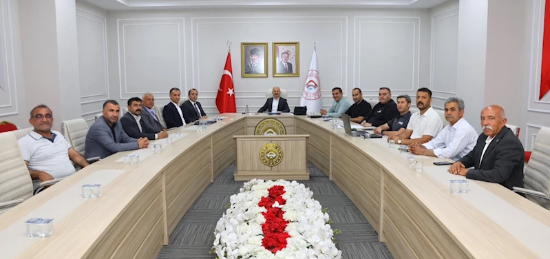 Vali Osman Varol, Köy Muhtarlarıyla Görüştü: Sorunlar ve çözüm önerileri masaya yatırıldı 