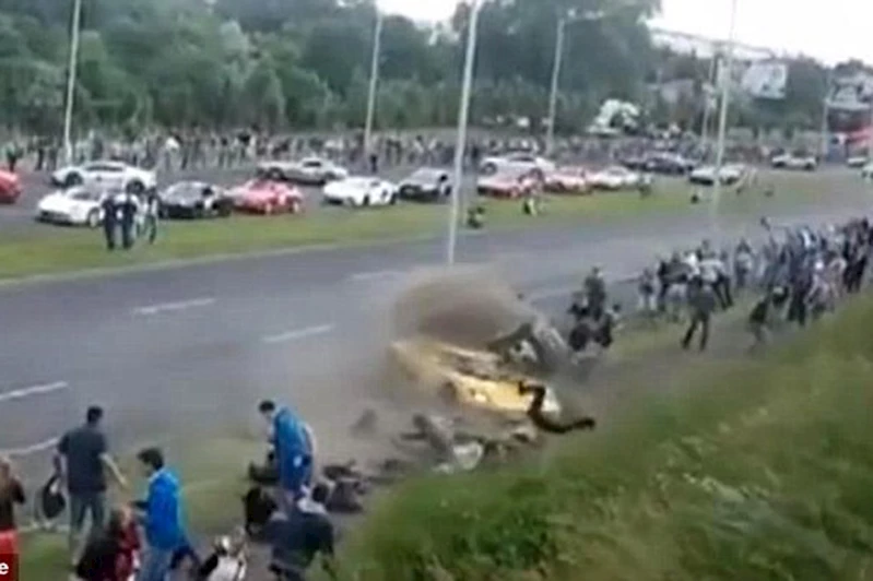 Polonya’da sürücü seyircilerin arasına daldı: 18 yaralı