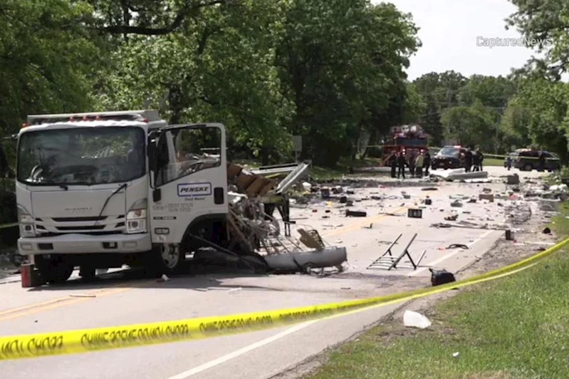 Seyir halindeki kamyon infilak etti: Şoför hastaneye kaldırıldı