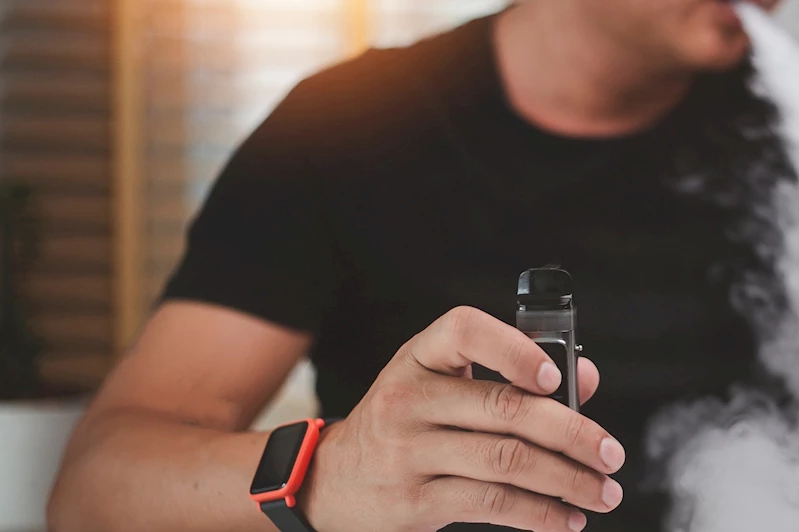 Elektronik sigara, gençlerin hayatını tehdit ediyor!