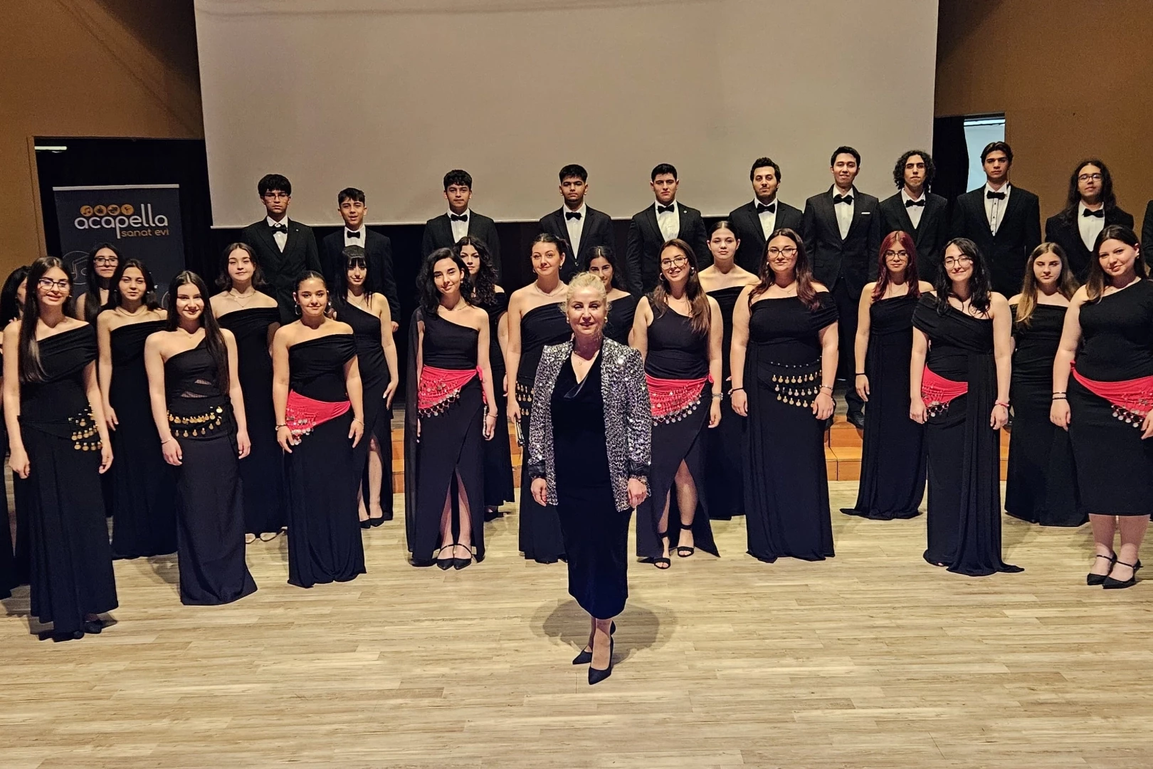 Manisa Büyükşehir Belediyesi Çok Sesli Gençlik Korosu’na Antalya’da ödül