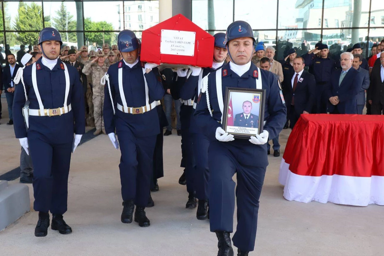 Kazada hayatını kaybeden Uzman Çavuş son yolculuğuna uğurlandı