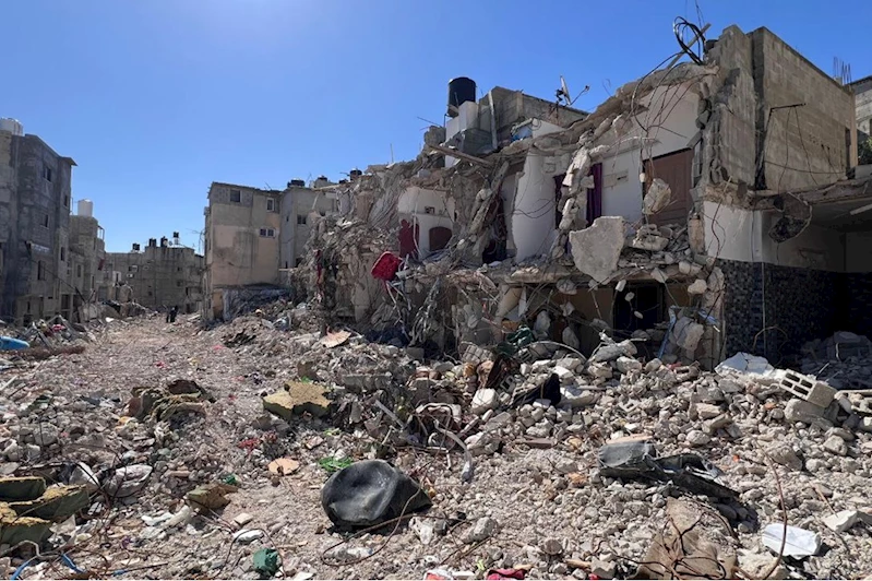 El-Bureyc Kampı ve Gazze şehrindeki iki okulun bombalanmasında şehit sayısı 49