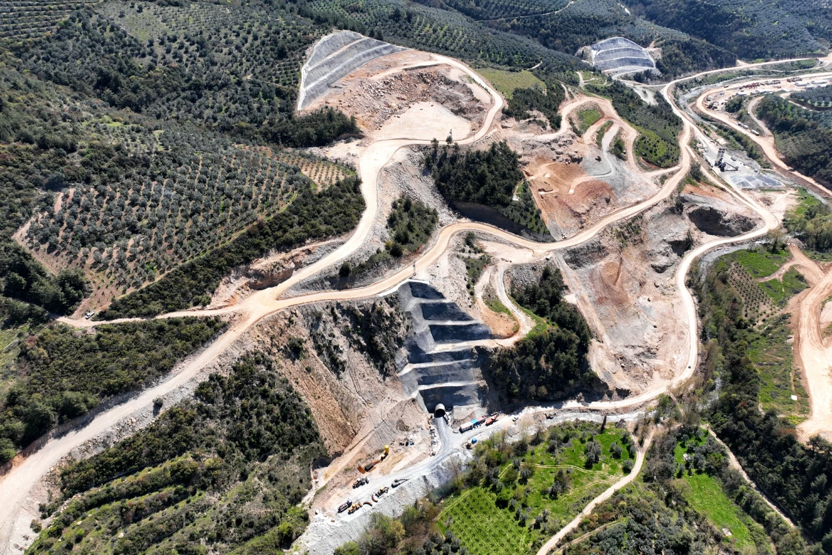 İznik Barajı’nda çalışmalar hızla ilerliyor! DSİ İznik Barajı’nda hız kesmiyor!