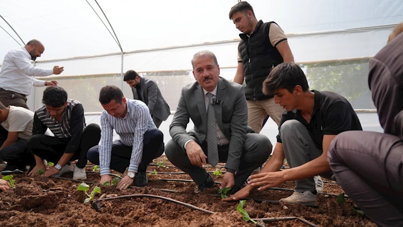 Adıyaman’da 500 metrekarelik uygulama serası açıldı 