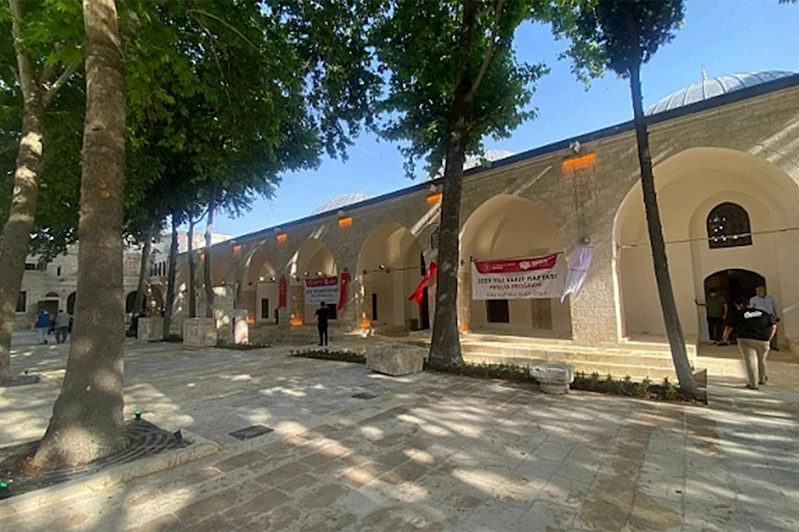 Tarihi Hasan Paşa Camii yeniden ibadete açıldı