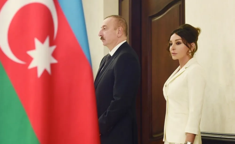 İlham Aliyev ve Mihriban Aliyeva Zafer uğruna savaşan Azerbaycan evlatlarının anısını andılar
