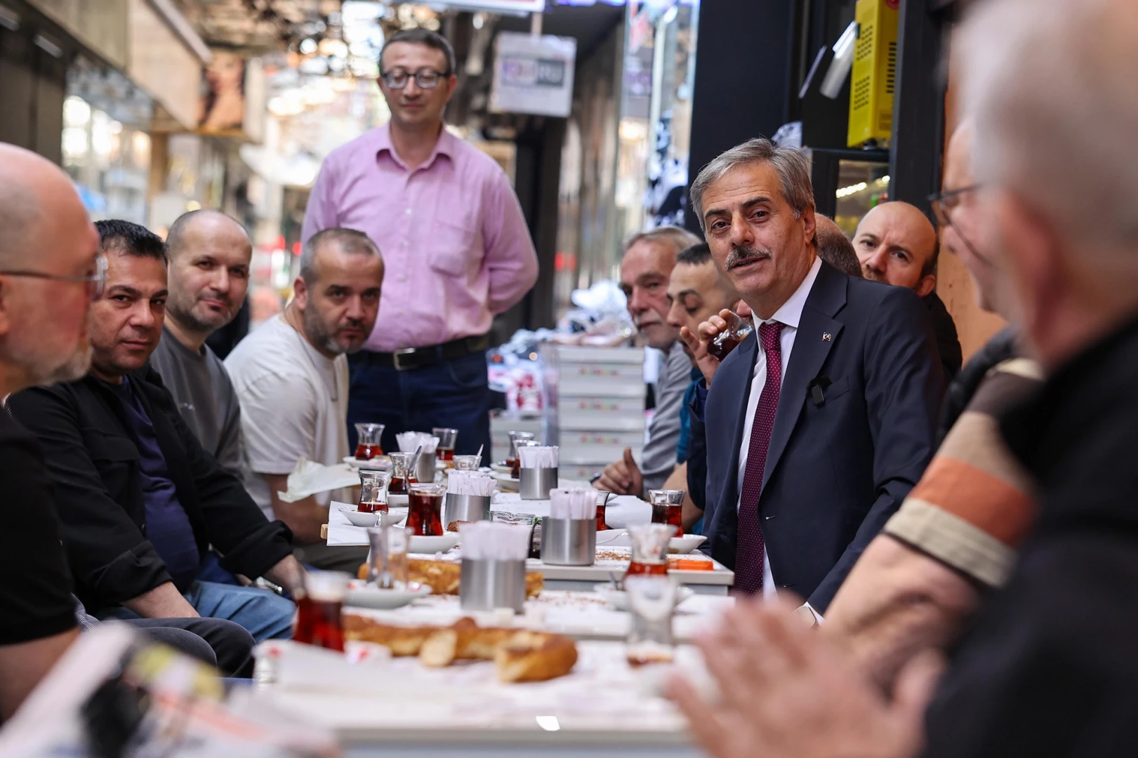 Sakarya Uzunçarşı’da Başkan Alemdar kunduracı esnafıyla buluştu