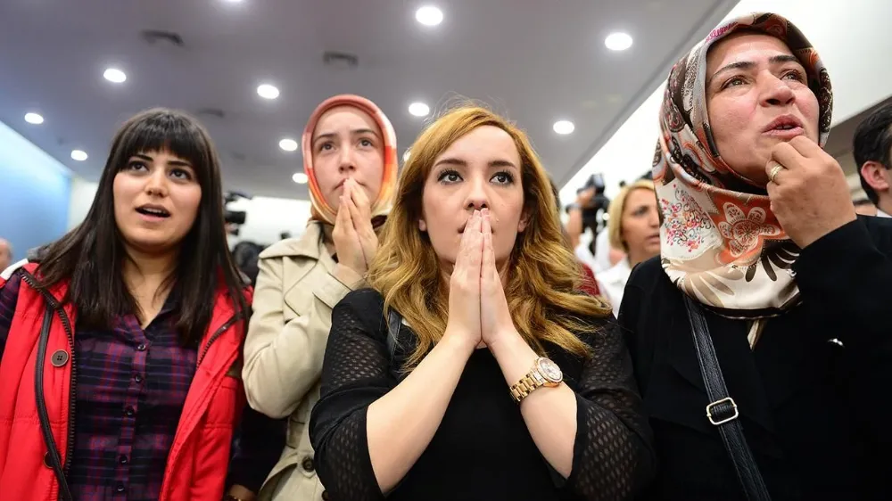 Ek atama bekleyen öğretmenlerden 