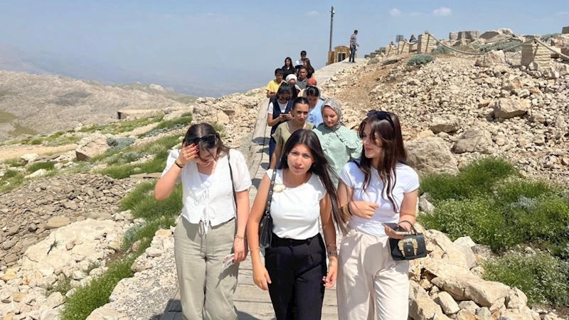 Elektrikli Araçlarla Tarihe Yolculuk: Kahtalı Öğrenciler Ören Yerlerini Yerinde Tanıyor 