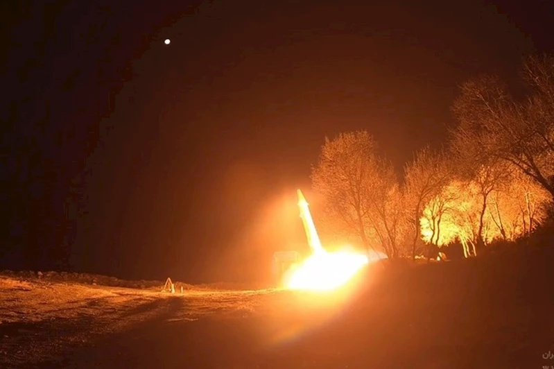 İran Devrim Muhafızları: Düşman, füze dalgamızı durdurmada başarısız oldu