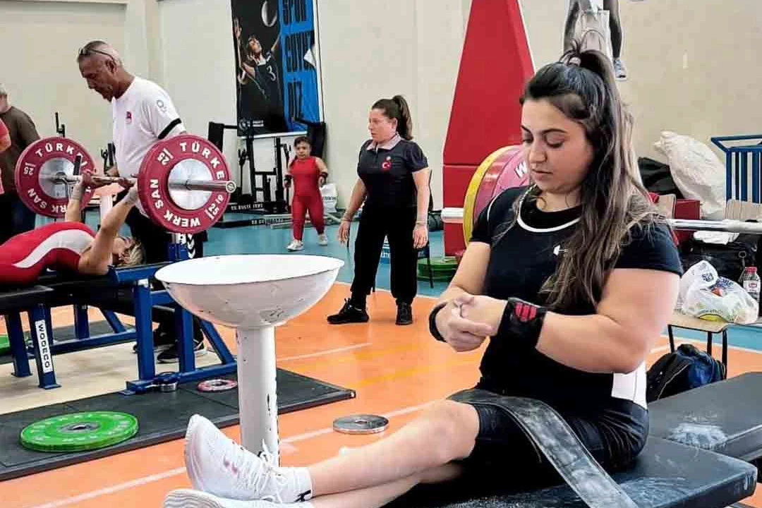 Meramlı haltercilerden Türkiye Şampiyonası