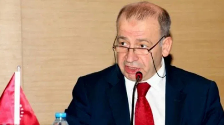 Duruşmada kitabını yırtan hakime profesörden ders