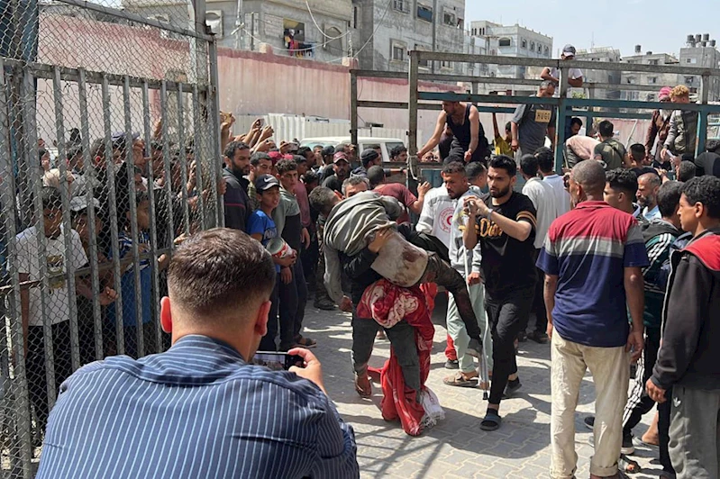 Katil rejim, yine yardım bekleyen sivilleri hedef aldı: En az 26 şehit, 200 yaralı