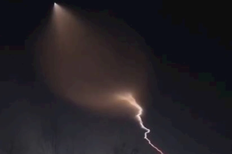 İran siyonistleri ilk defa Hürremşehr füzeleri ile vurdu