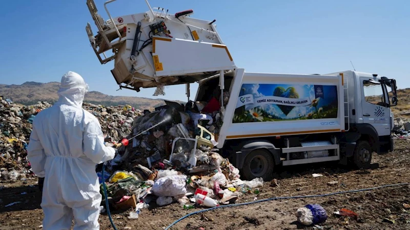 Adıyaman Belediyesi’nden karasinekle mücadelede etkili ve sistematik ilaçlama seferberliği  - Videolu Haber