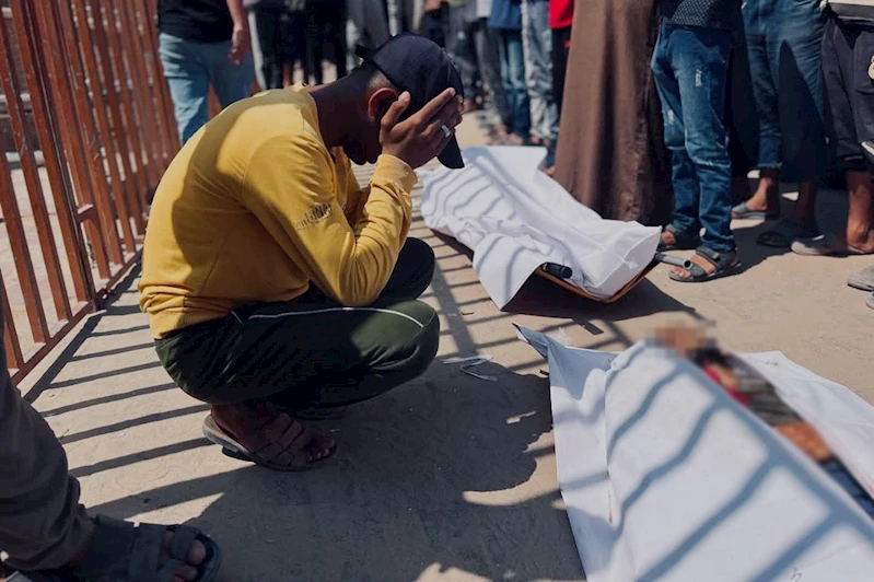 Siyonist rejim, açlıkla boğuşan Filistinlileri hedef aldı: 23 şehit