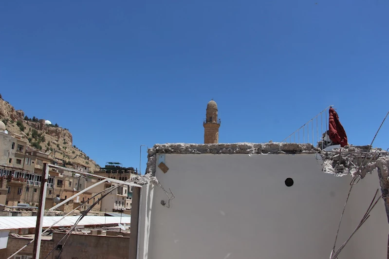 Mardin’de tarihi silueti bozan yapıların yıkımı devam ediyor