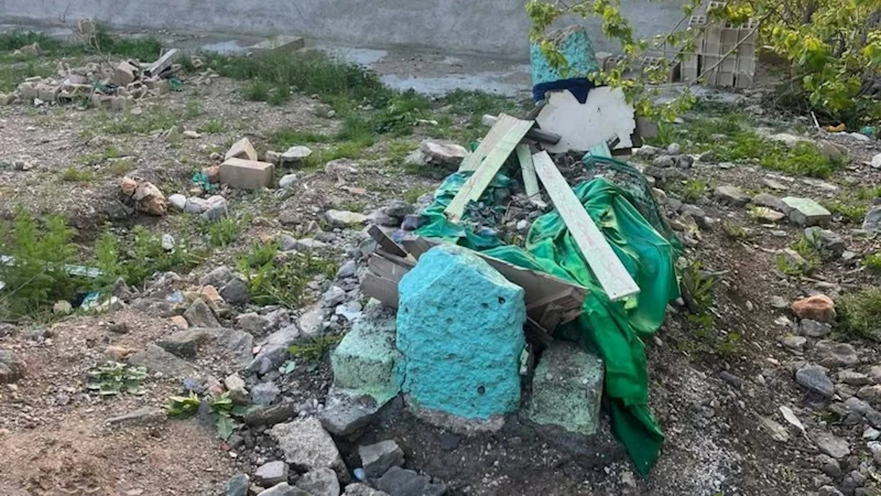 Rıfat Baba’nın türbesi enkaz halinde kaldı: Torunundan destek çağrısı 