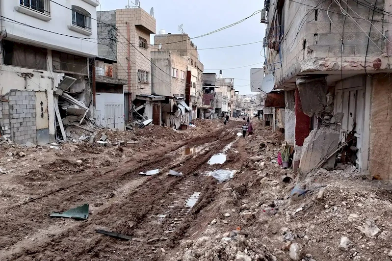 Tulkerem kuşatma altında: 25 bin kişi yerinden edildi, yüzlerce ev yıkıldı