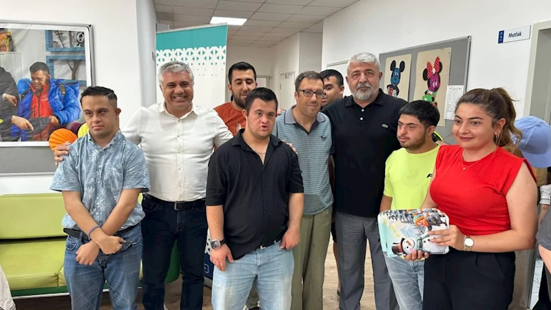 Adıyaman Belediyesi’nden özel gereksinimli öğrencilere karne günü sürprizi  - Videolu Haber