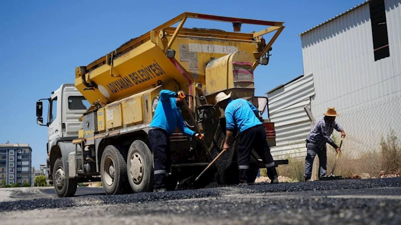 Adıyaman’da yol ve kaldırım çalışmaları aralıksız sürüyor  - Videolu Haber