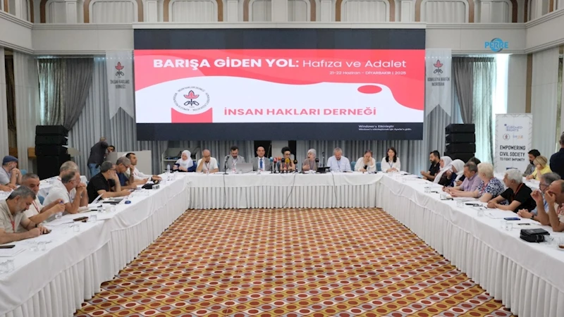 İHD’nin ‘Barışa Giden Yol’ konferansına Şehit Eren Bülbül’ün annesinden mesaj 