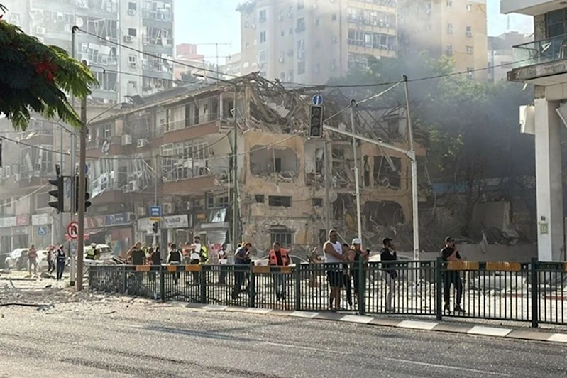 İran işgal rejimine yönelik ilk kez çok başlıklı Hayber-Şeken füzesini kullandı
