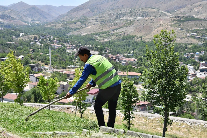 Yeşilyurt Belediyesi parkları yeniliyor 