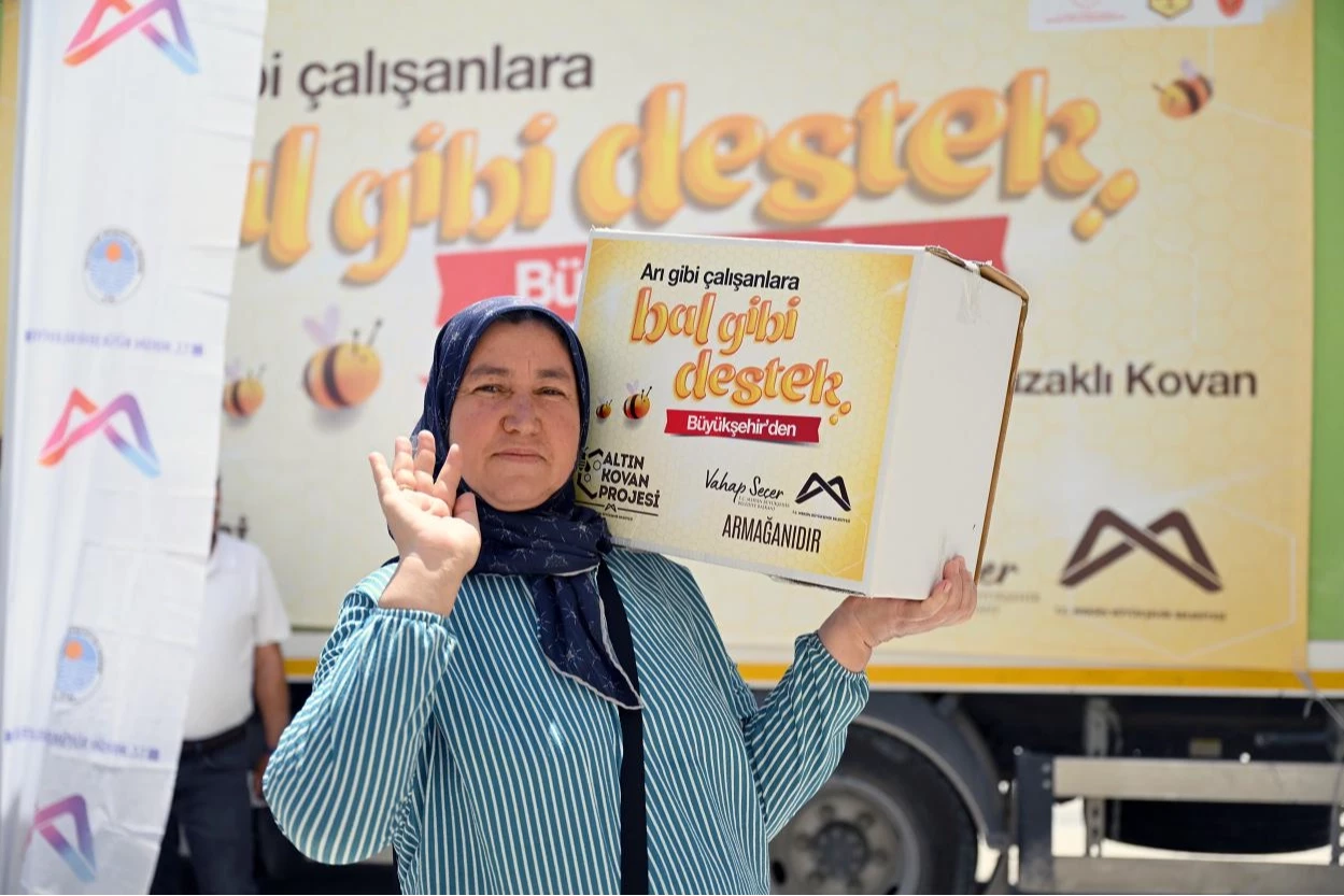 Mersin Büyükşehir’den arıcılara “Bal Gibi” destek