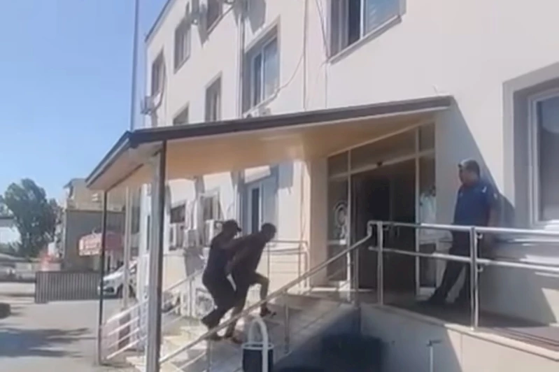 Adana’da Polisin “dur” ihtarına uymayan şahıs kovalamacayla yakalandı