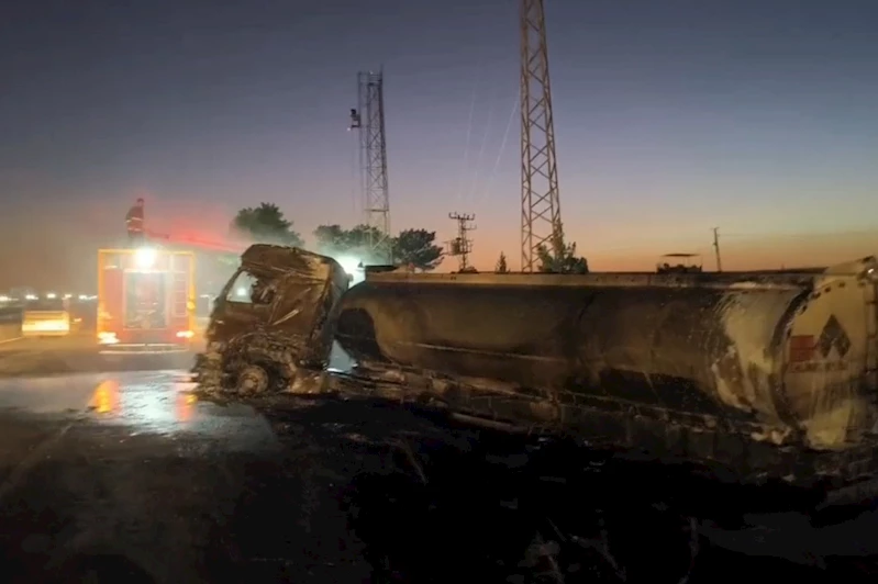 Mardin’de akaryakıt tankeri alev aldı