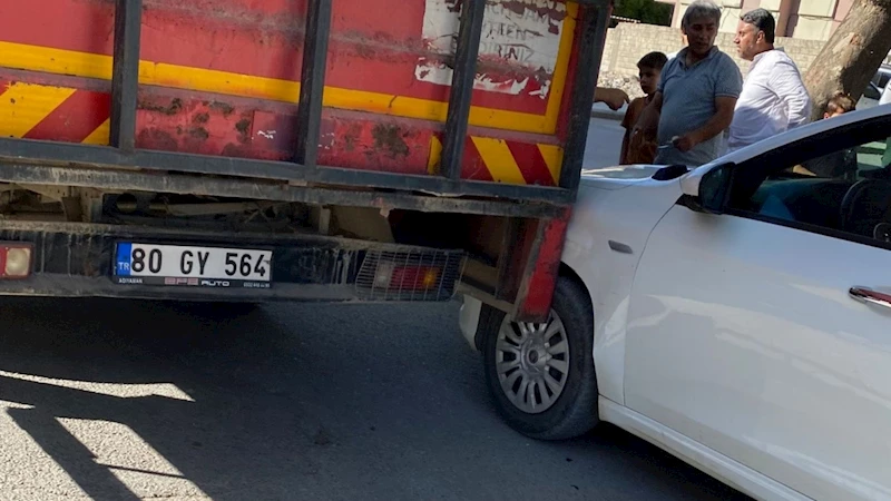 Adıyaman’da meşrubat kamyonu ile otomobil çarpıştı: Yaralı yok 