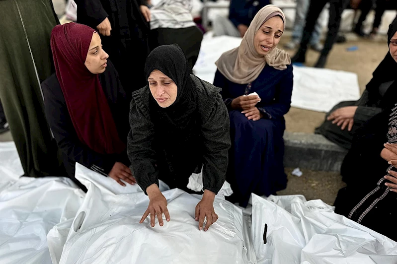 İşgalciler sığınakları hedef aldı: 74 şehit