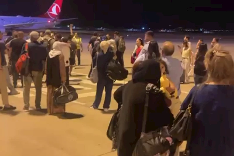 Mardin Havalimanı’nda uçuş krizi: Yolcular 12 saat bekletildi