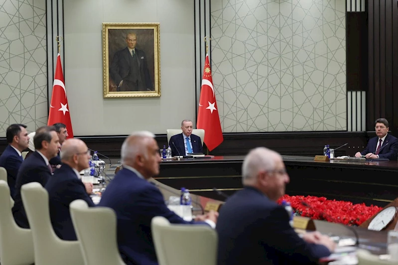 Kabine Toplanıyor: Gündemde emekli maaşları ve kamu işçilerinin zam pazarlığı da var