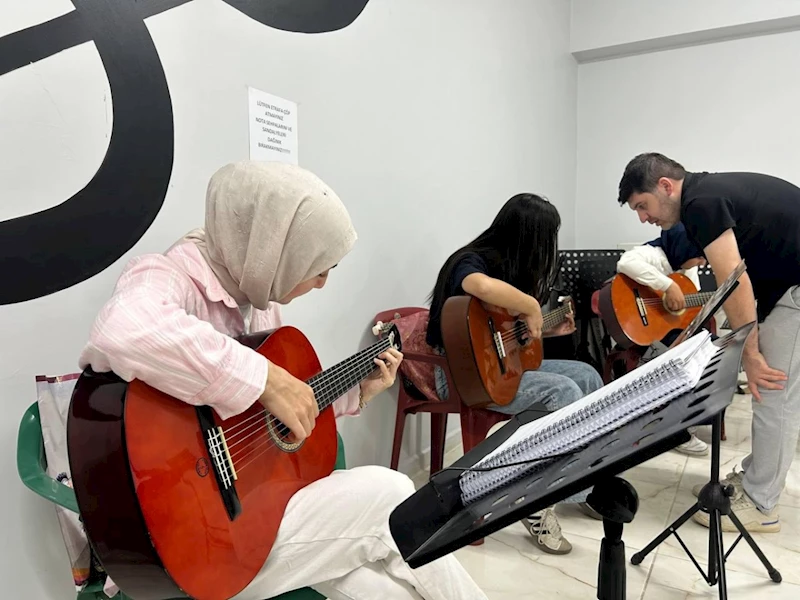 Adıyaman Belediye konservatuvarı yaz kurslarına yoğun ilgi  - Videolu Haber