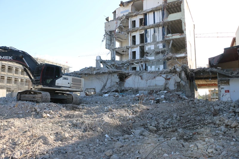 Adıyaman’da trafik ekiplerinden bayram öncesi yoğun mesai: Emniyet sahada, trafik akışı kontrol altında 