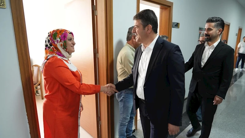 Başkan Tutdere, belediye personeliyle bayramlaştı: ‘Bu şehri omuz omuza ayağa kaldıracağız’  - Videolu Haber