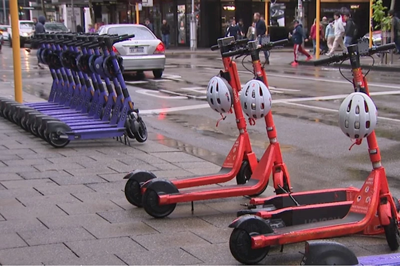 Avustralya eyaletinde e-scooter kiralaması bir yayanın ölümünün ardından süresiz durduruldu