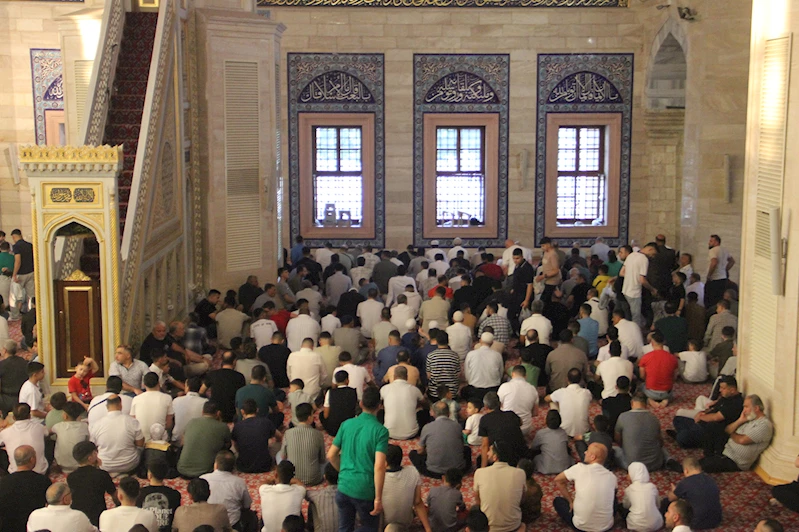 Adanalılardan bayram mesajı: Gazze’deki soykırım son bulsun