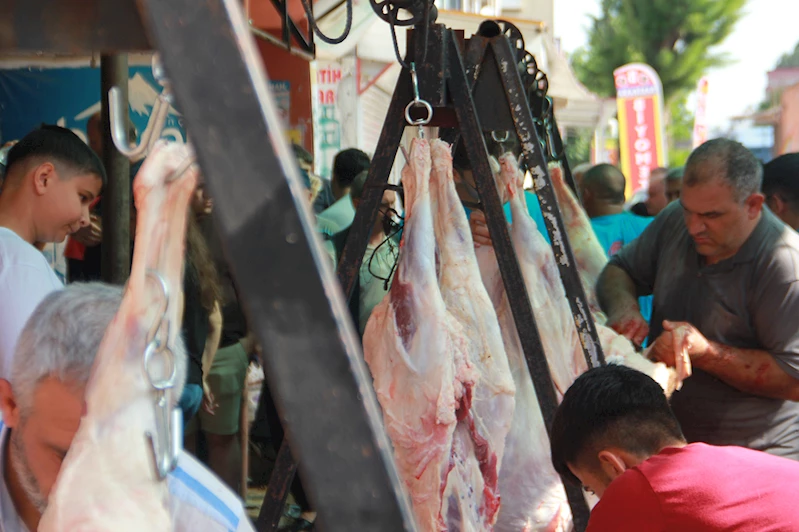 Adanalılar: Kurbanın amacı et değil, Allah rızasıdır